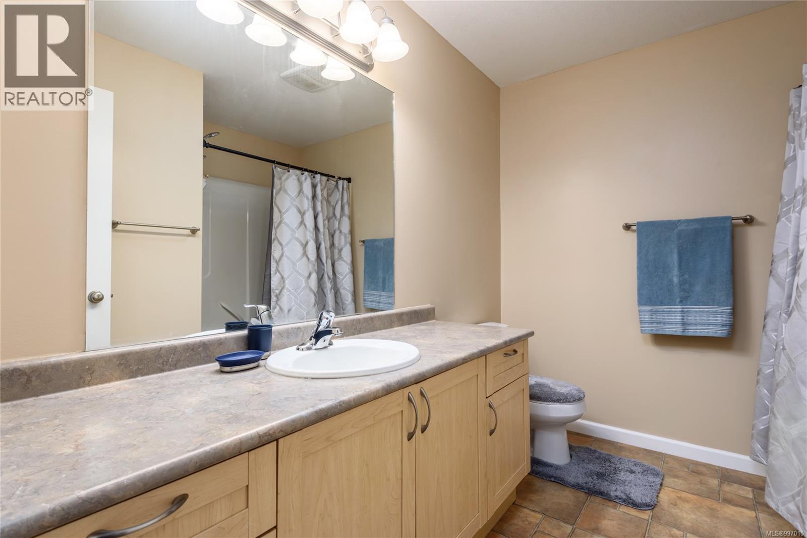 40 2728 1st St, Courtenay