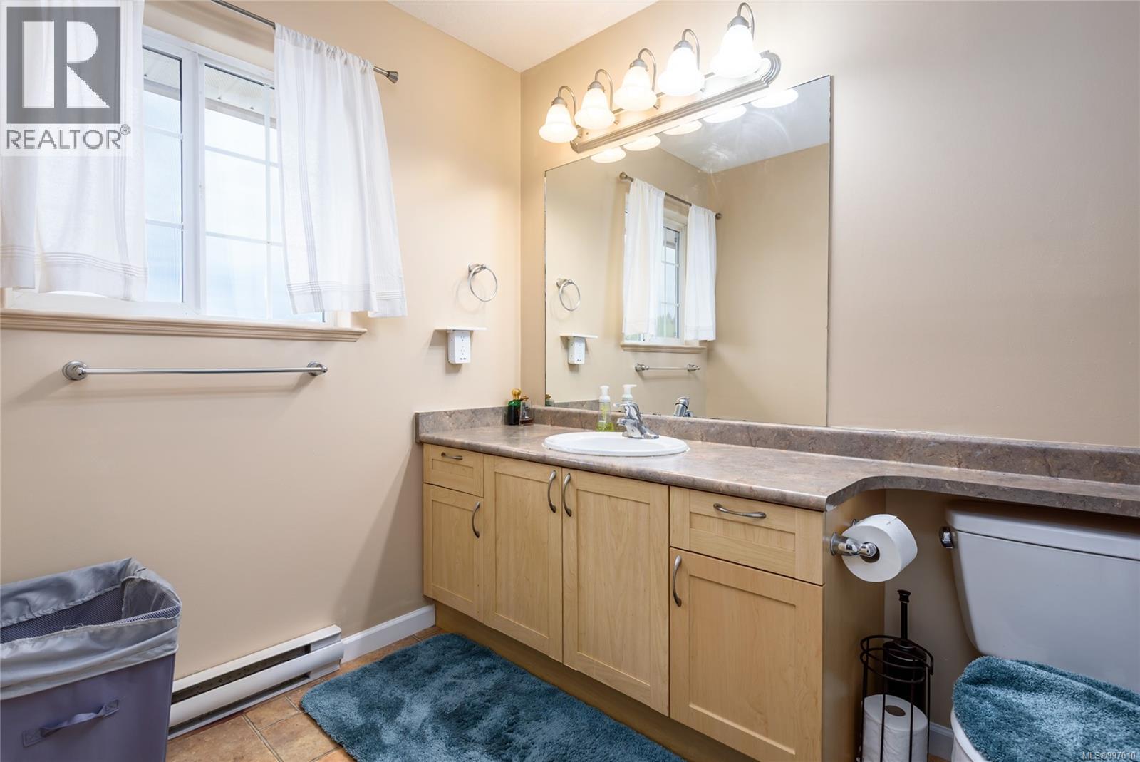 40 2728 1st St, Courtenay