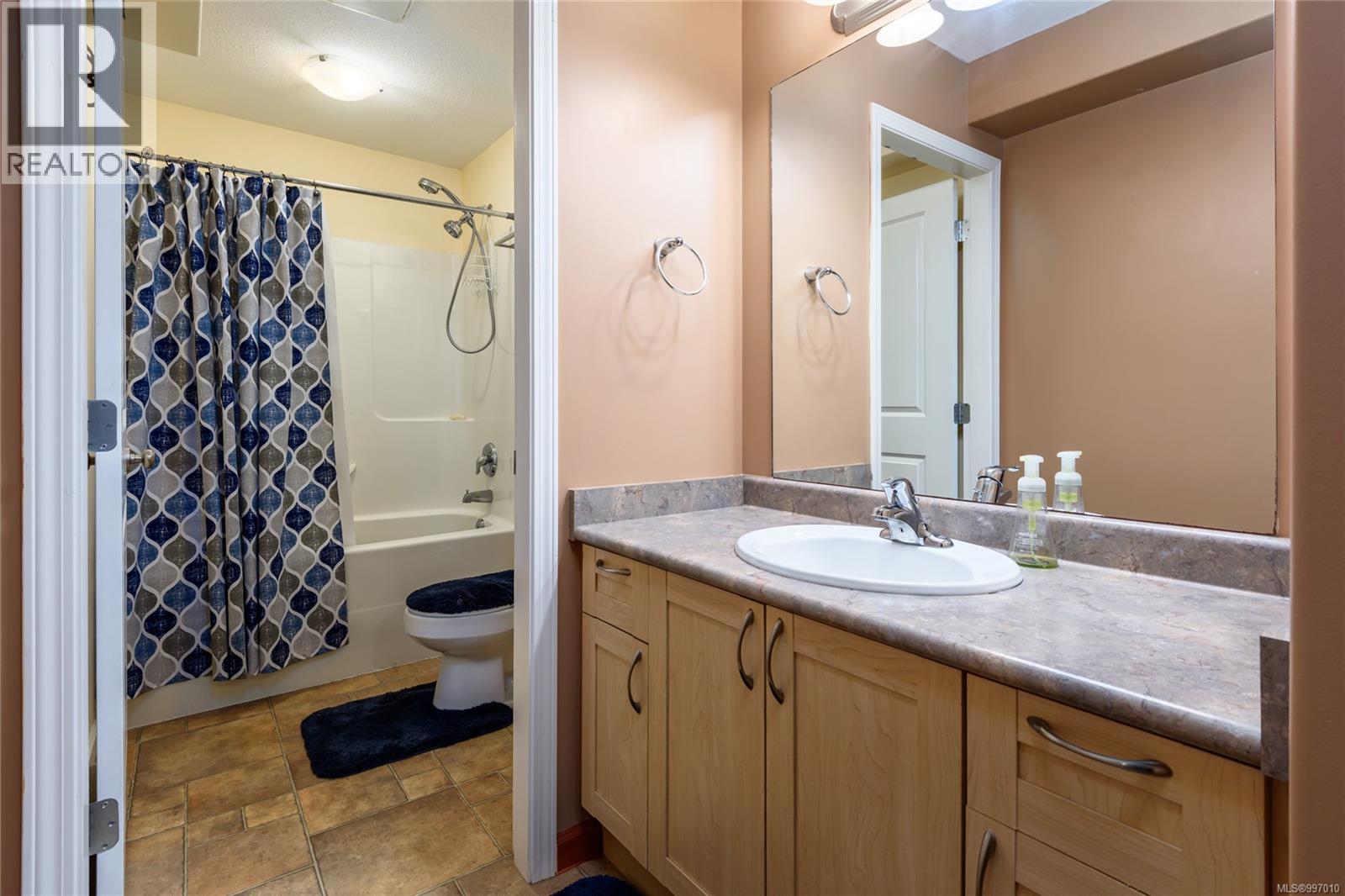 40 2728 1st St, Courtenay