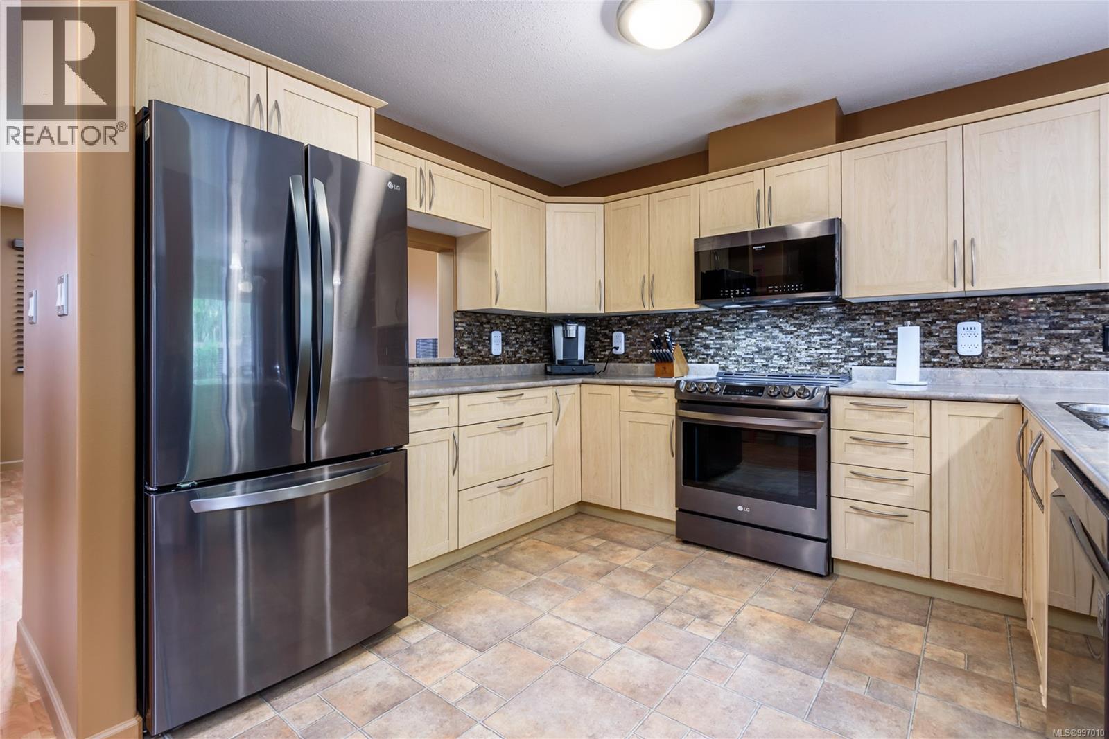 40 2728 1st St, Courtenay