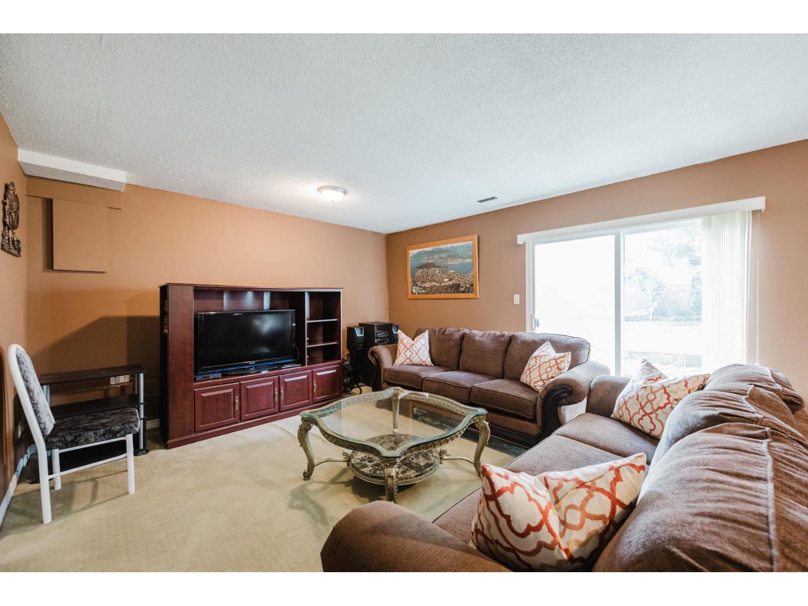 13318 SUTTON PLACE, Surrey