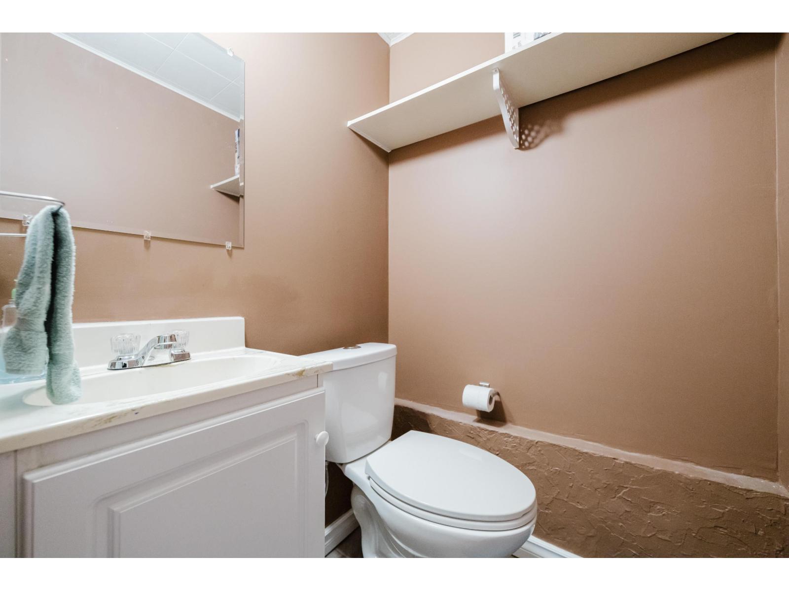 13318 SUTTON PLACE, Surrey