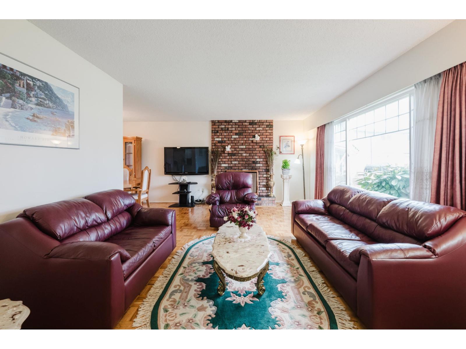13318 SUTTON PLACE, Surrey
