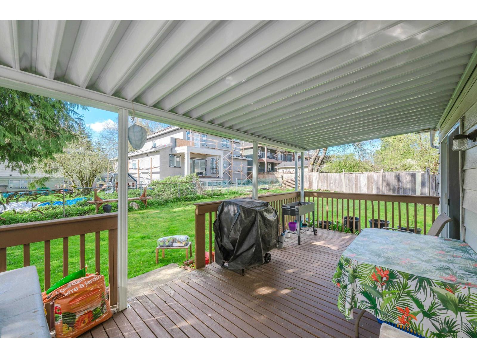 13318 SUTTON PLACE, Surrey