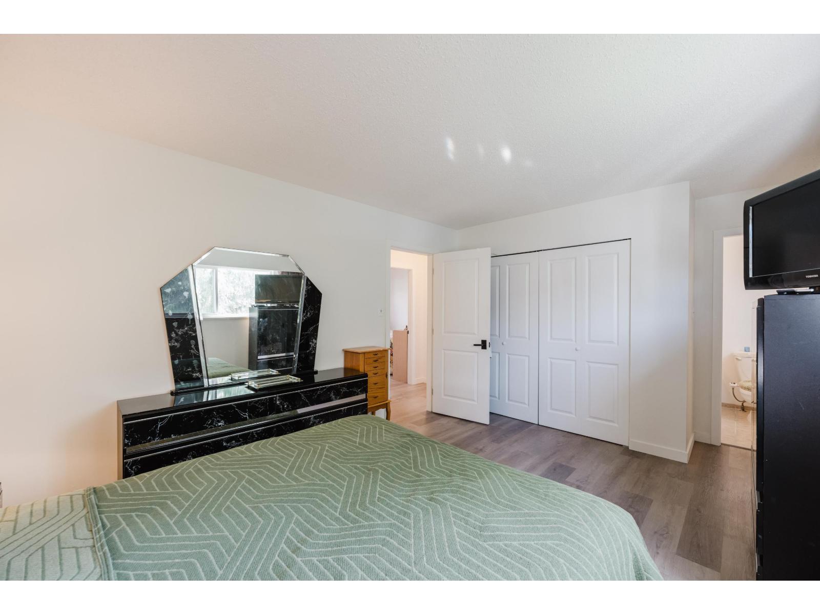 13318 SUTTON PLACE, Surrey