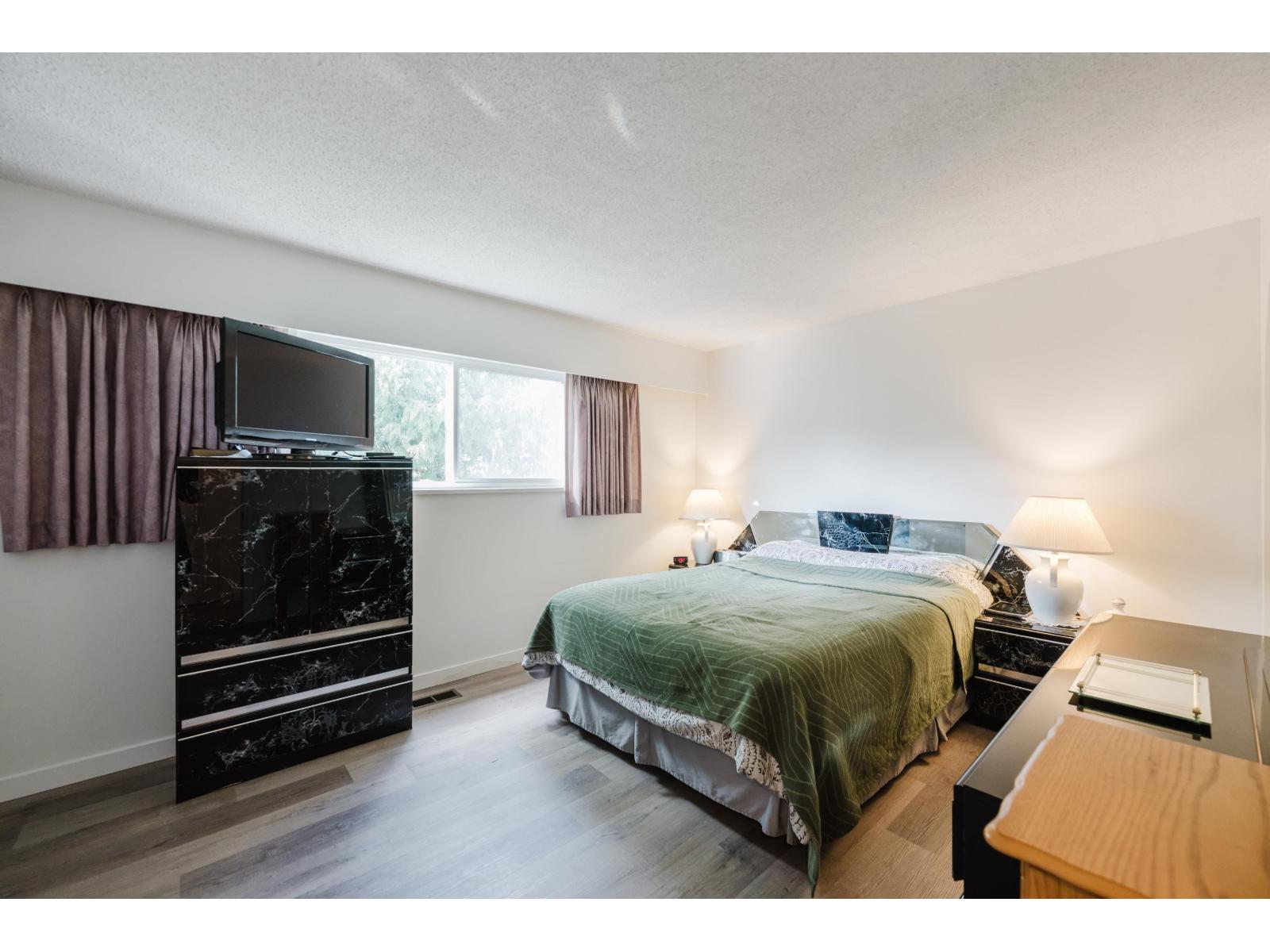 13318 SUTTON PLACE, Surrey