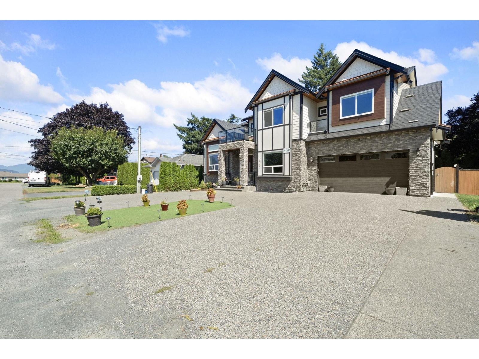 1 7532 MELVILLE STREET, Sardis East Vedder, Chilliwack