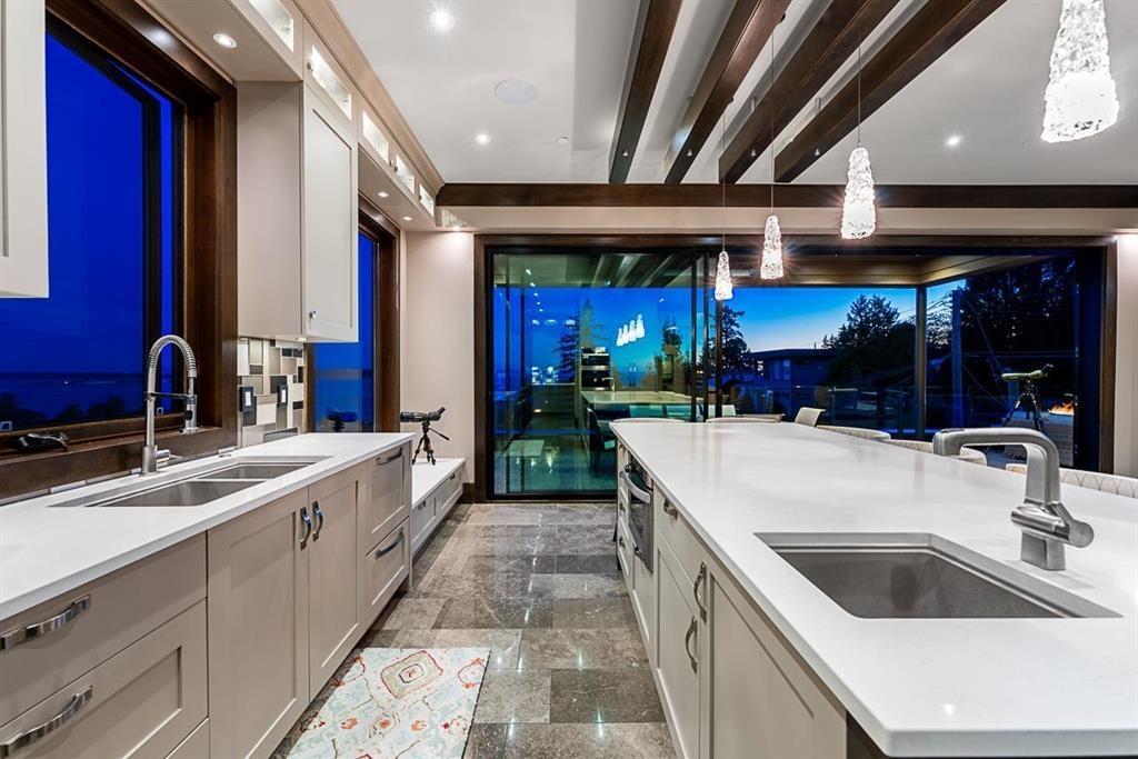 15567 PACIFIC AVENUE, White Rock