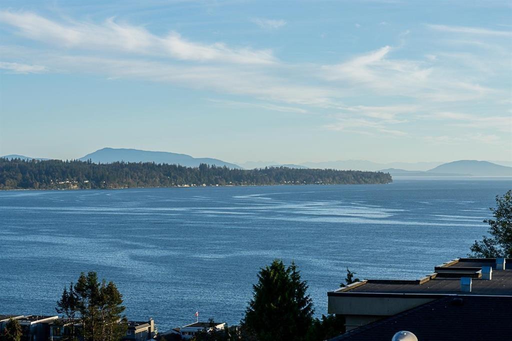 15567 PACIFIC AVENUE, White Rock