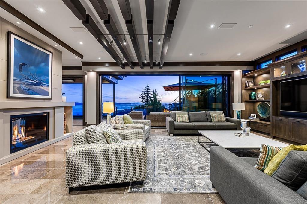 15567 PACIFIC AVENUE, White Rock