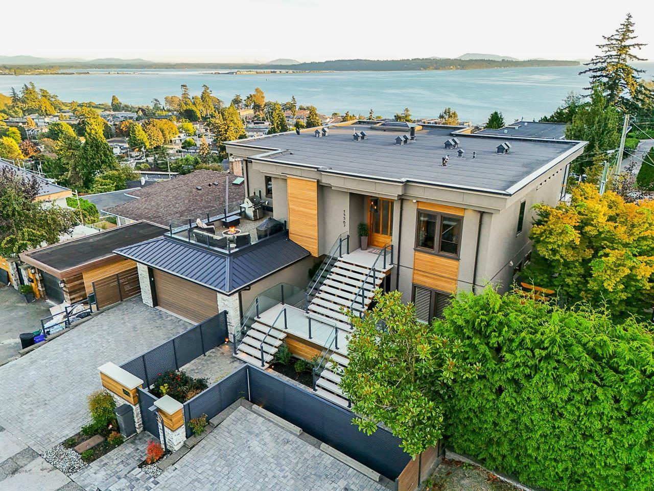 15567 PACIFIC AVENUE, White Rock