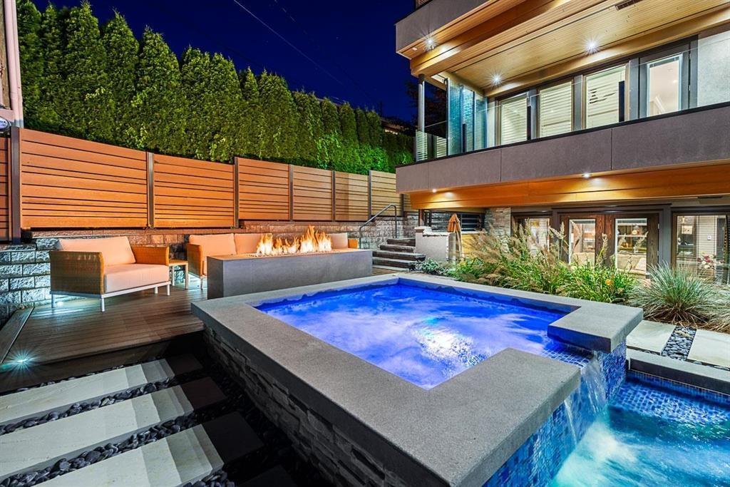 15567 PACIFIC AVENUE, White Rock