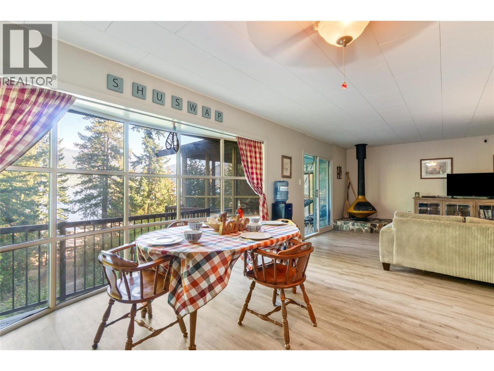 4265 Eagle Bay Road, Eagle Bay