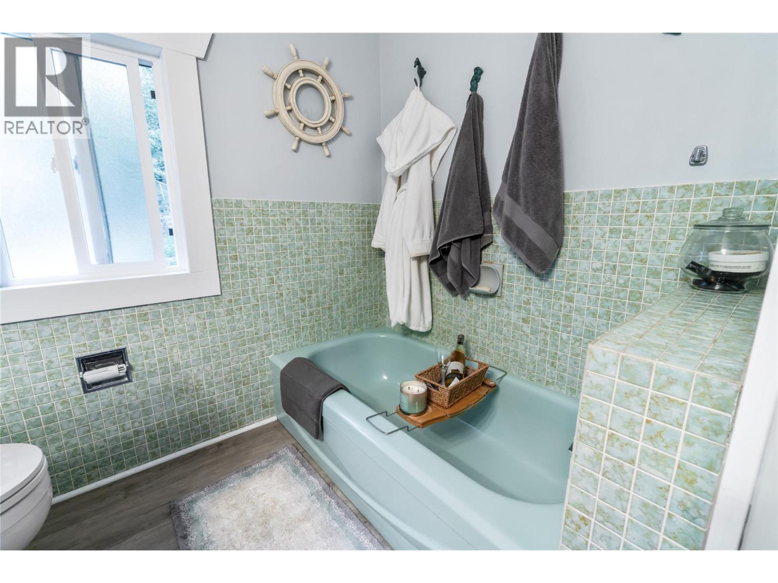 4265 Eagle Bay Road, Eagle Bay