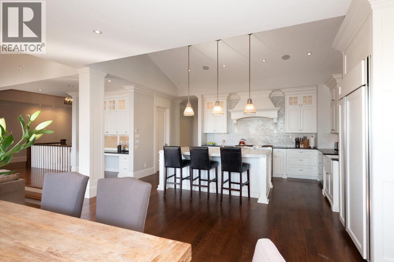 4659 WOODGREEN DRIVE, West Vancouver
