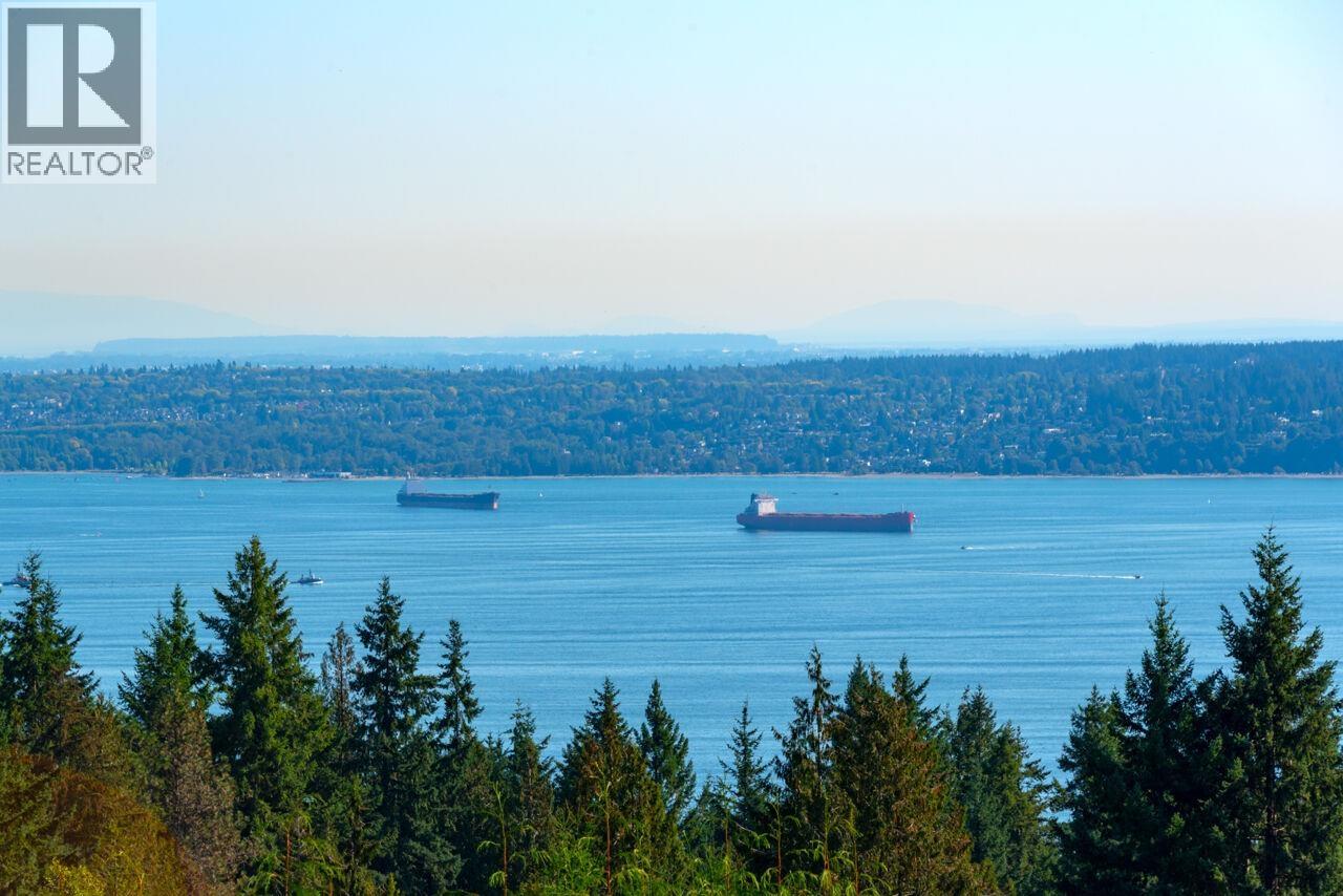 4659 WOODGREEN DRIVE, West Vancouver
