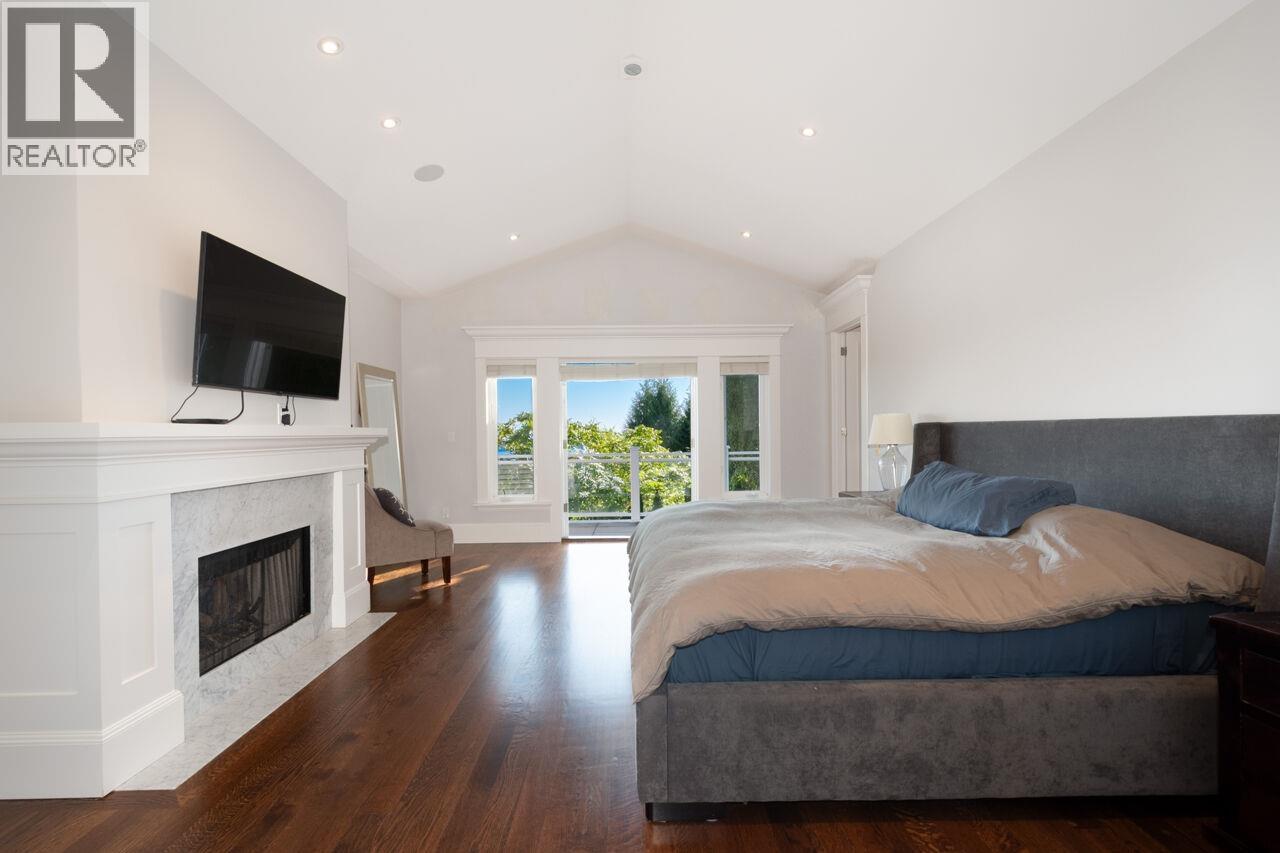 4659 WOODGREEN DRIVE, West Vancouver