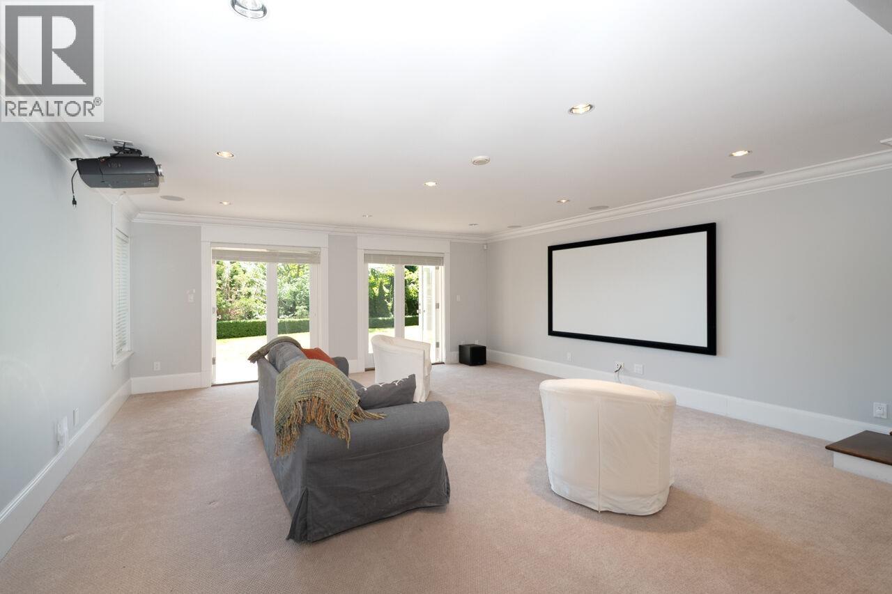 4659 WOODGREEN DRIVE, West Vancouver