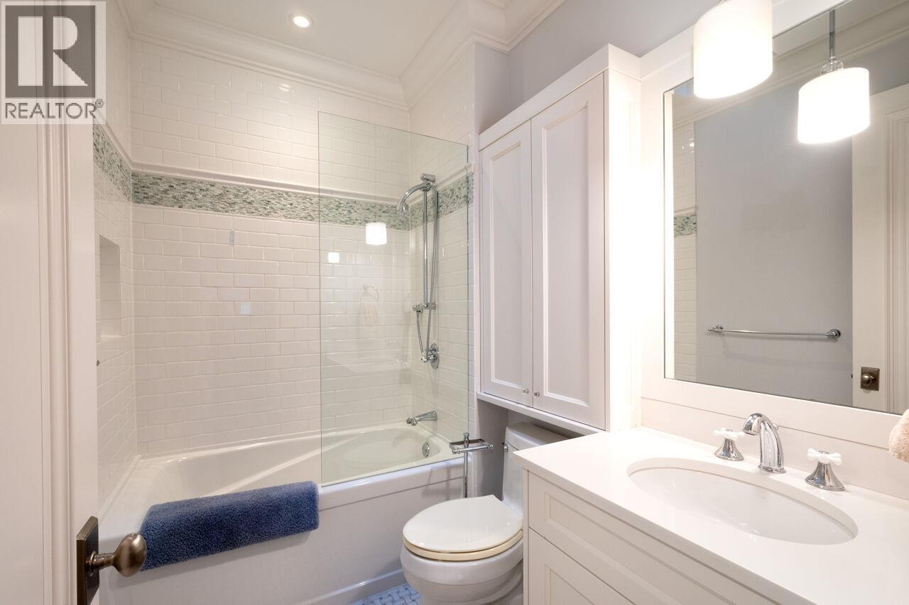 4659 WOODGREEN DRIVE, West Vancouver