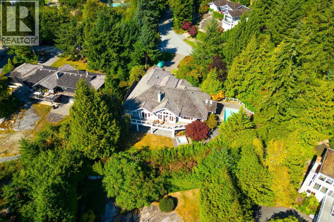 4659 WOODGREEN DRIVE, West Vancouver