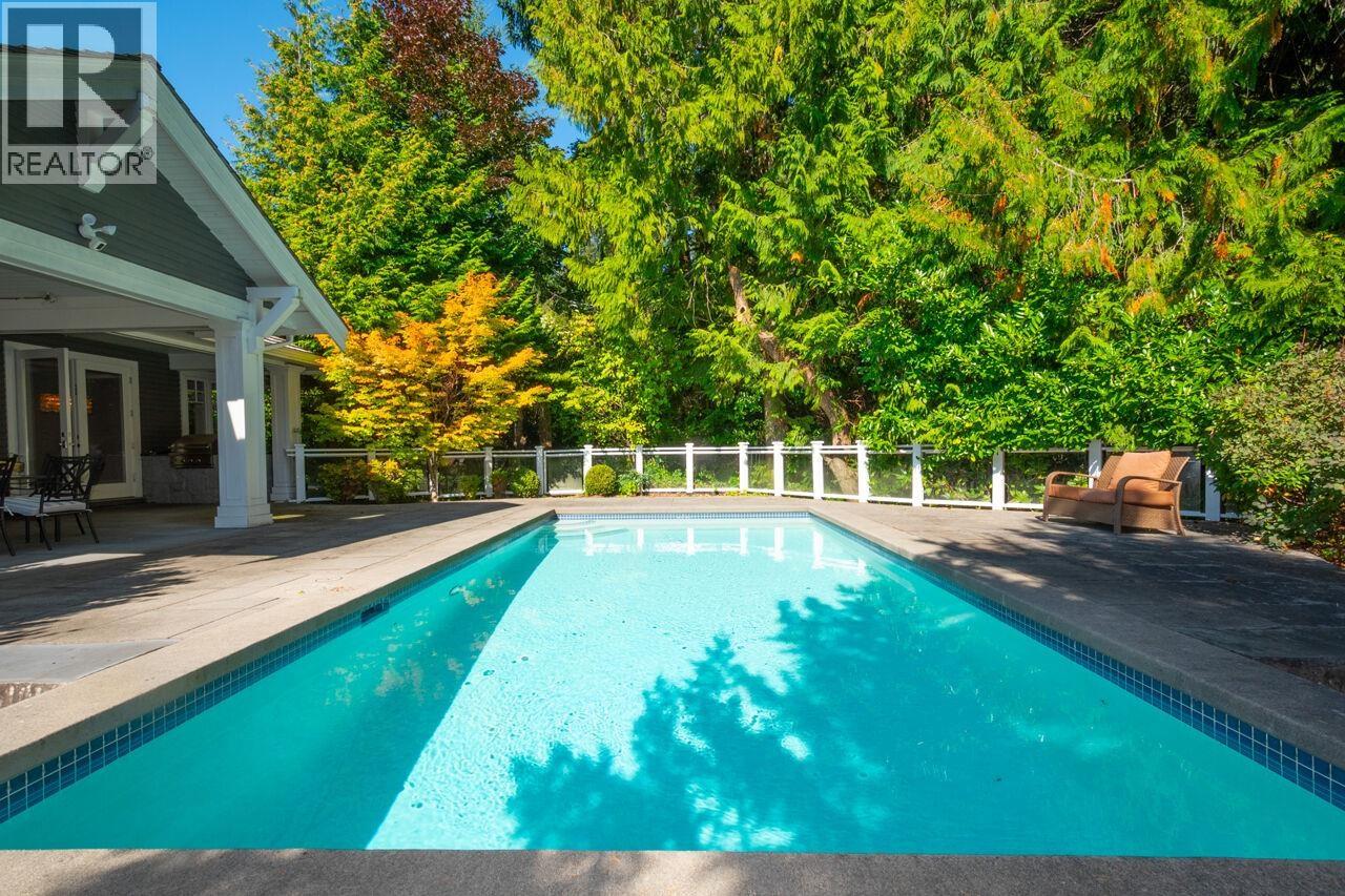 4659 WOODGREEN DRIVE, West Vancouver