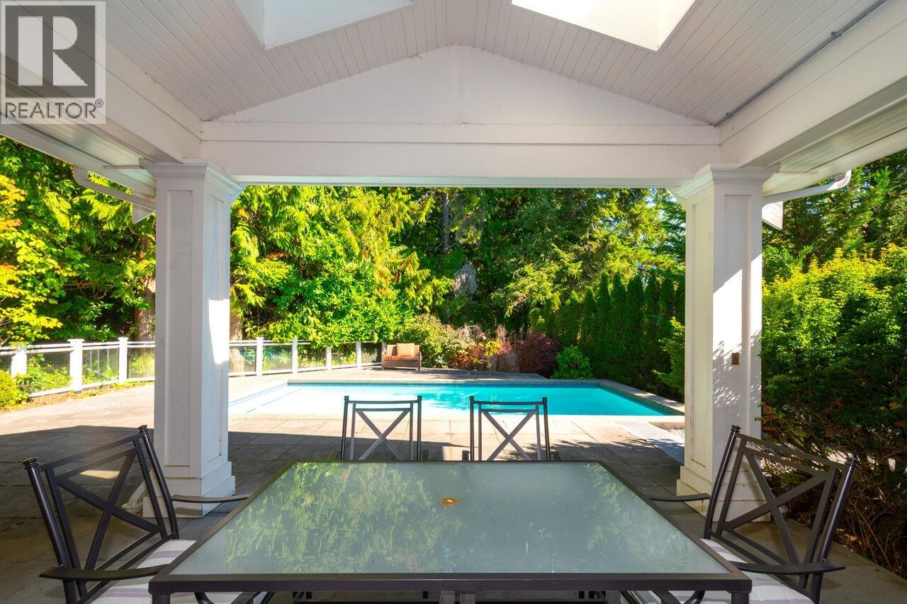 4659 WOODGREEN DRIVE, West Vancouver