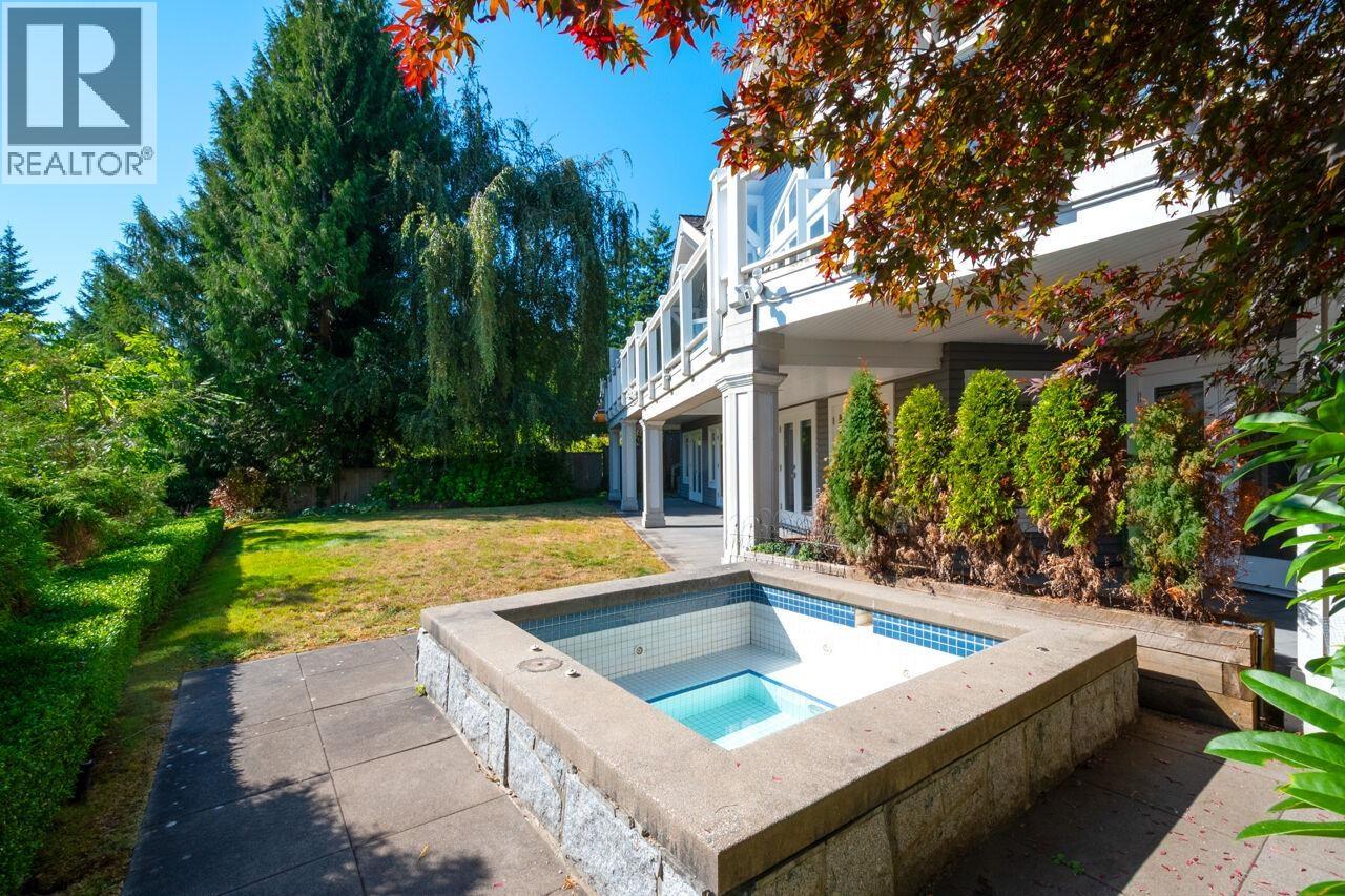 4659 WOODGREEN DRIVE, West Vancouver