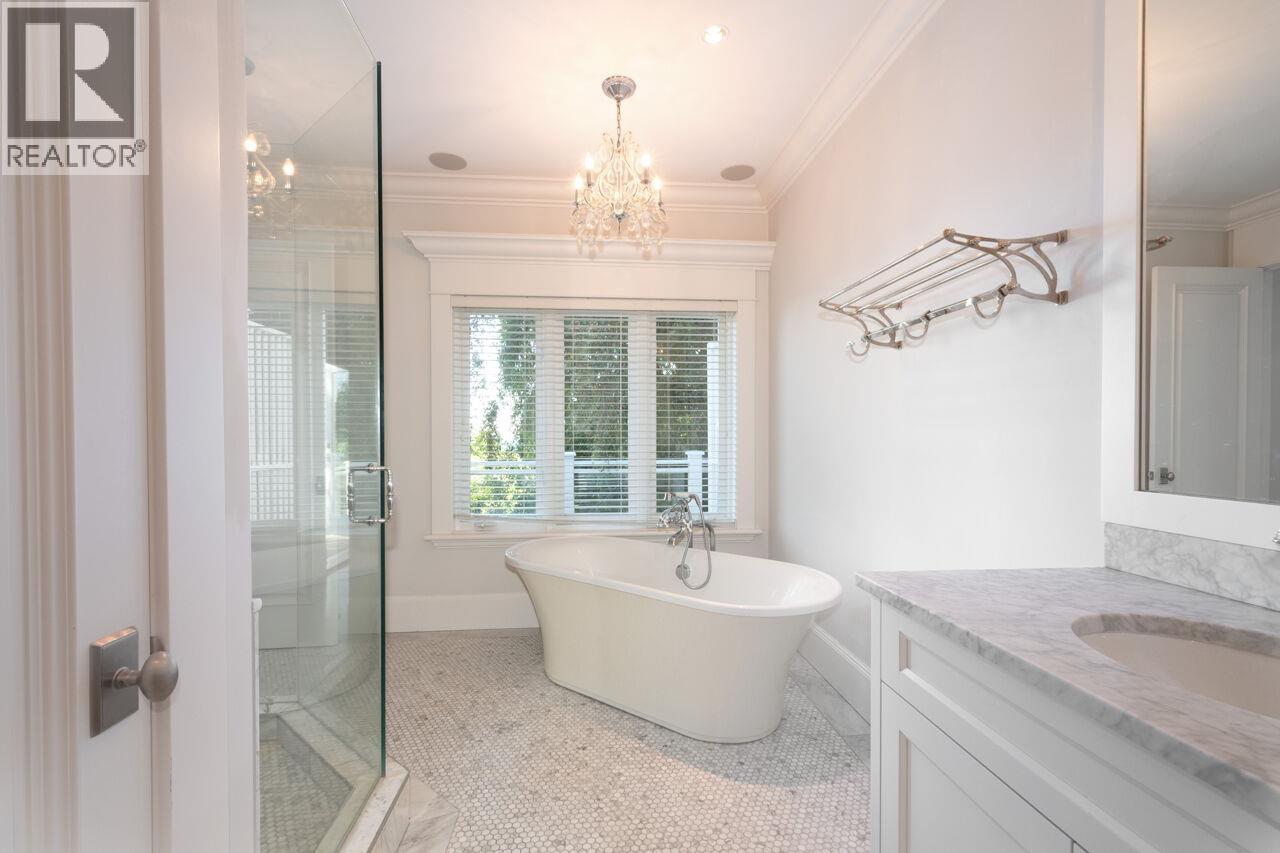 4659 WOODGREEN DRIVE, West Vancouver