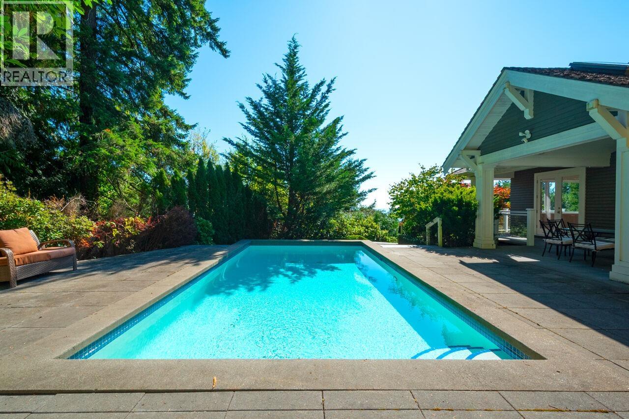 4659 WOODGREEN DRIVE, West Vancouver
