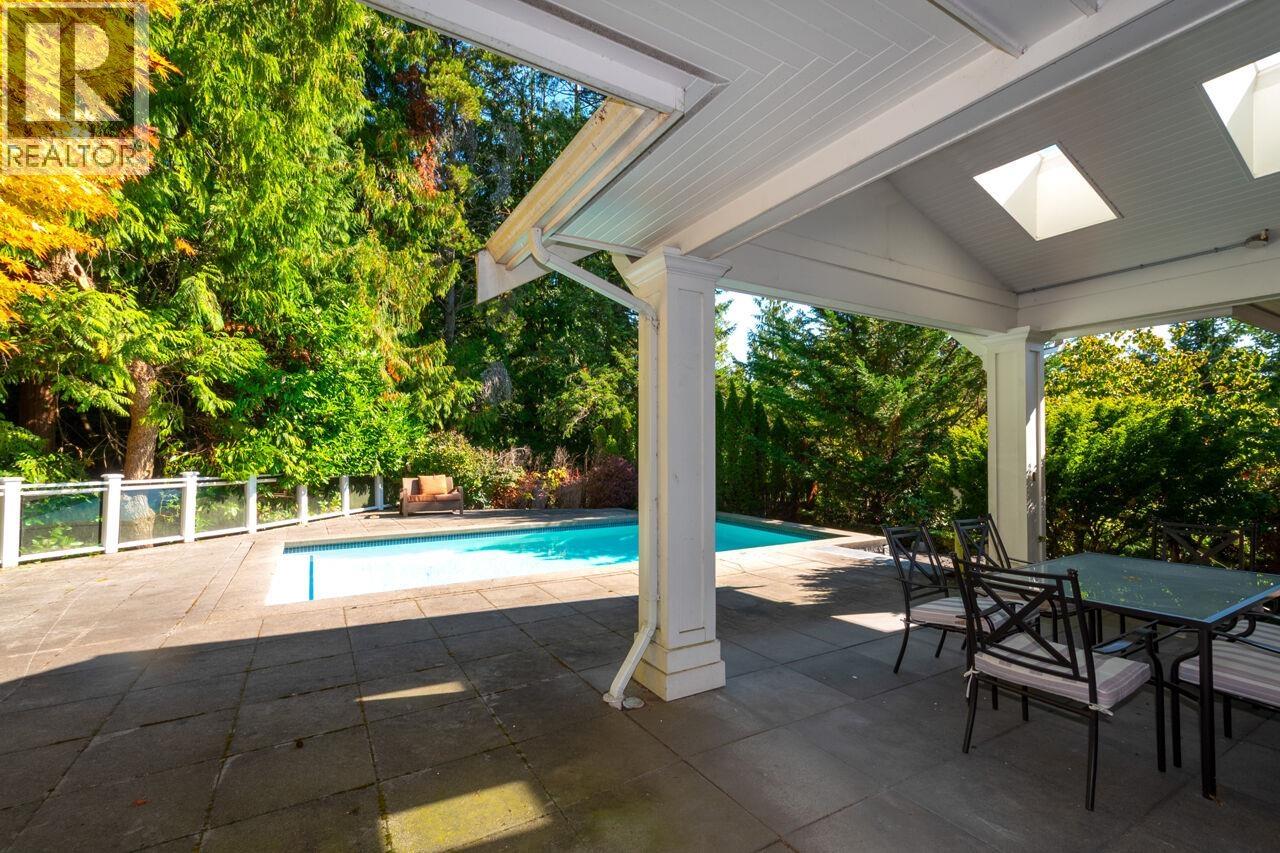 4659 WOODGREEN DRIVE, West Vancouver