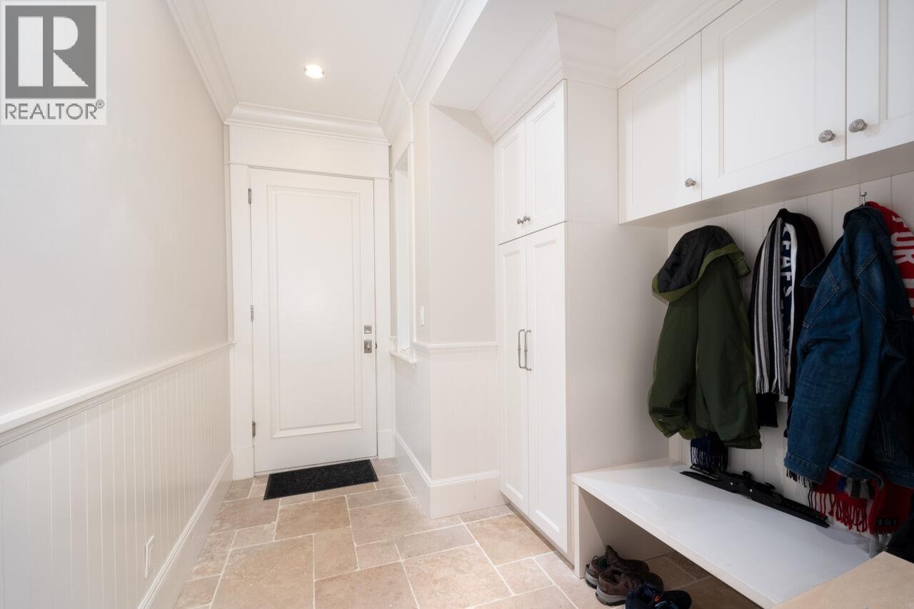 4659 WOODGREEN DRIVE, West Vancouver