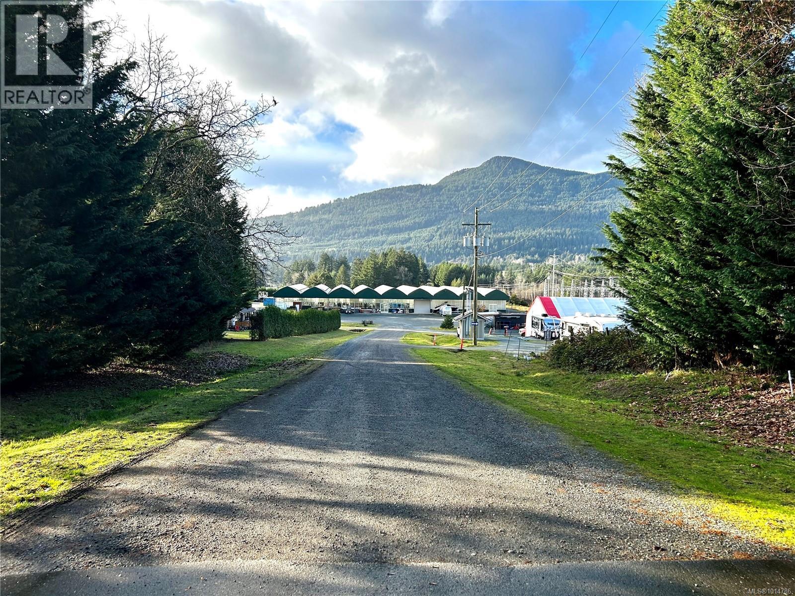 7030 Bell McKinnon Rd, Duncan