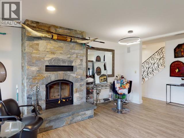 2108 MAHOOD ROAD, Powell River