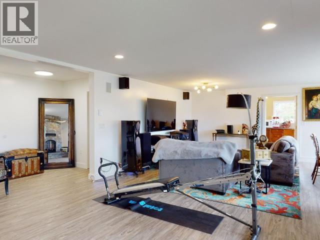 2108 MAHOOD ROAD, Powell River