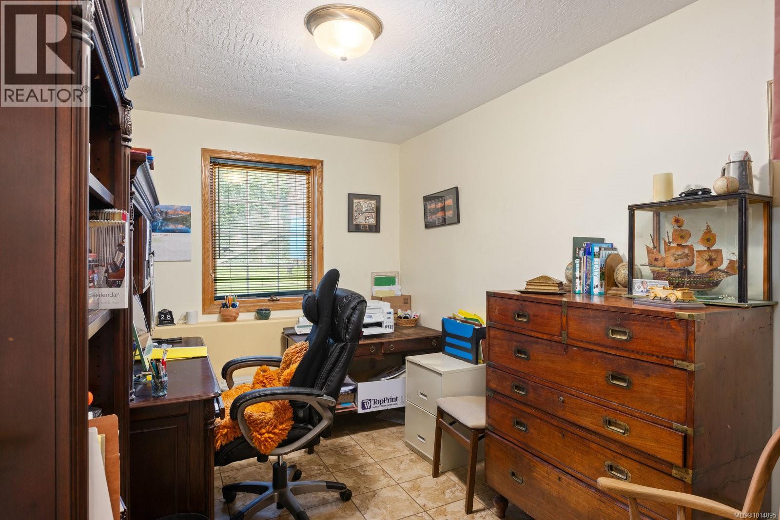  2832 Cadboro Bay Road, Oak Bay