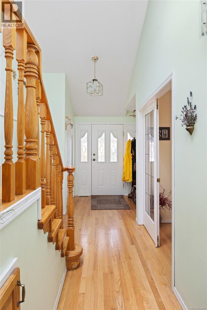  2832 Cadboro Bay Road, Oak Bay