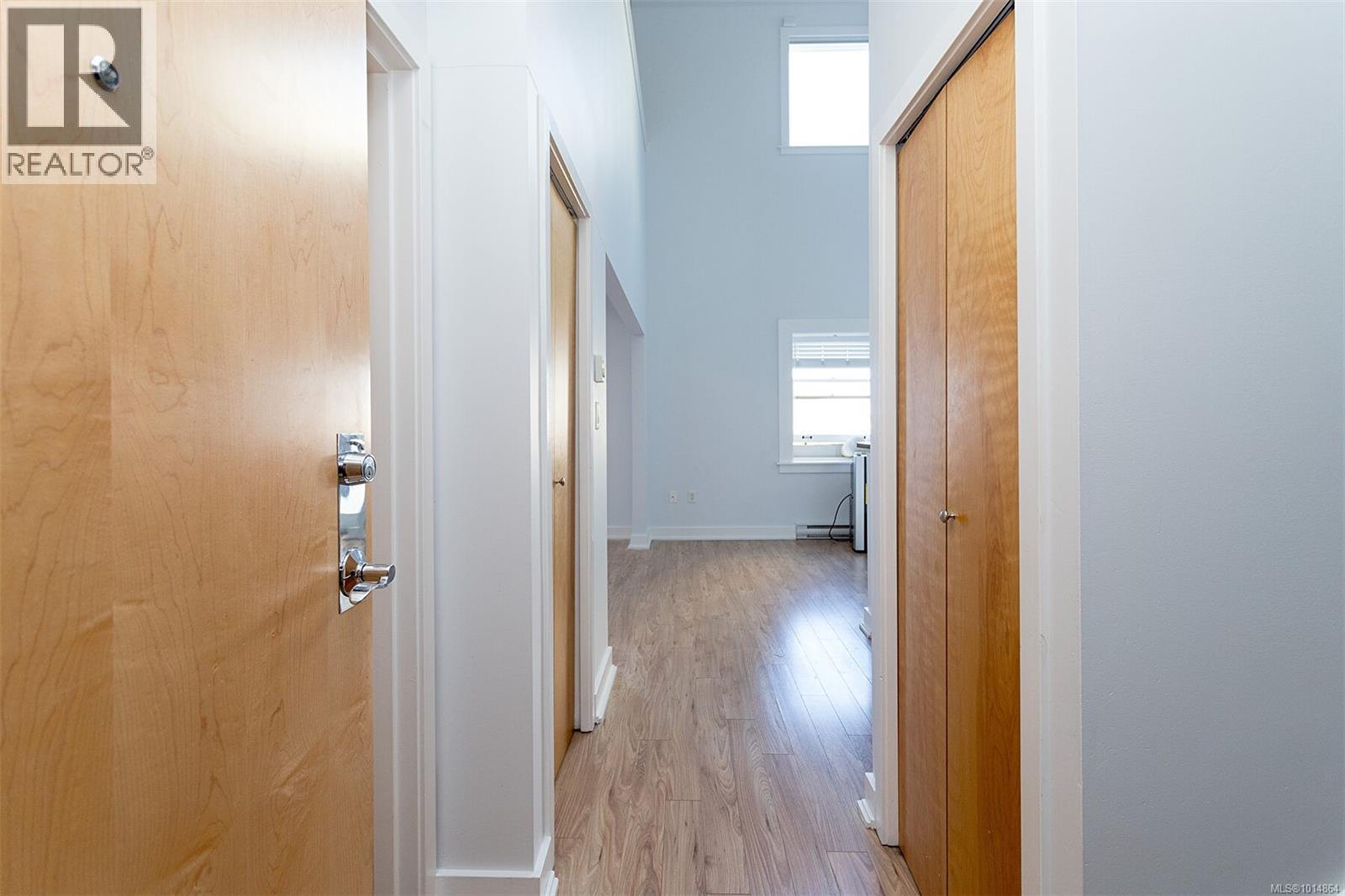 323 599 Pandora Avenue, Victoria