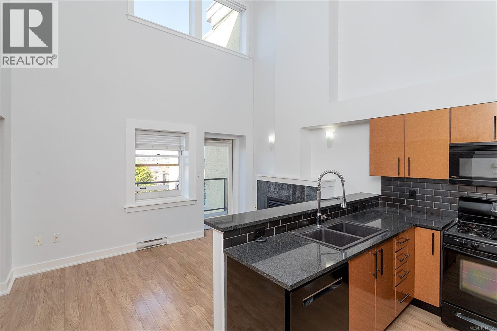 323 599 Pandora Avenue, Victoria