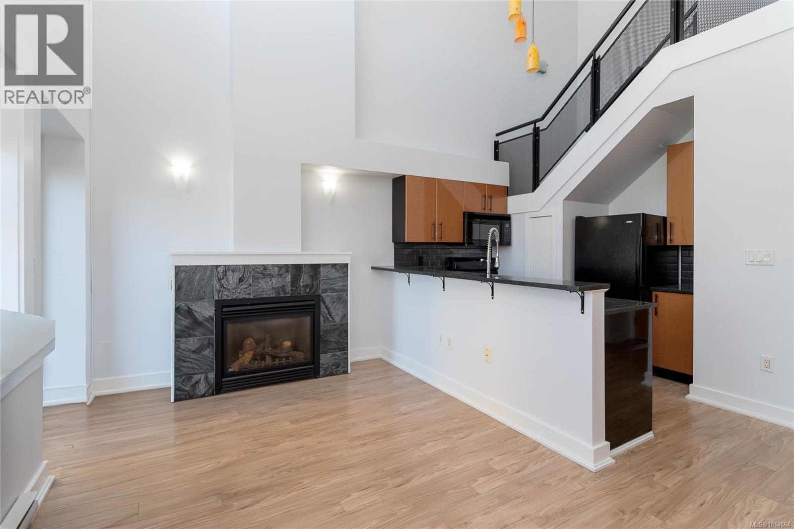323 599 Pandora Avenue, Victoria