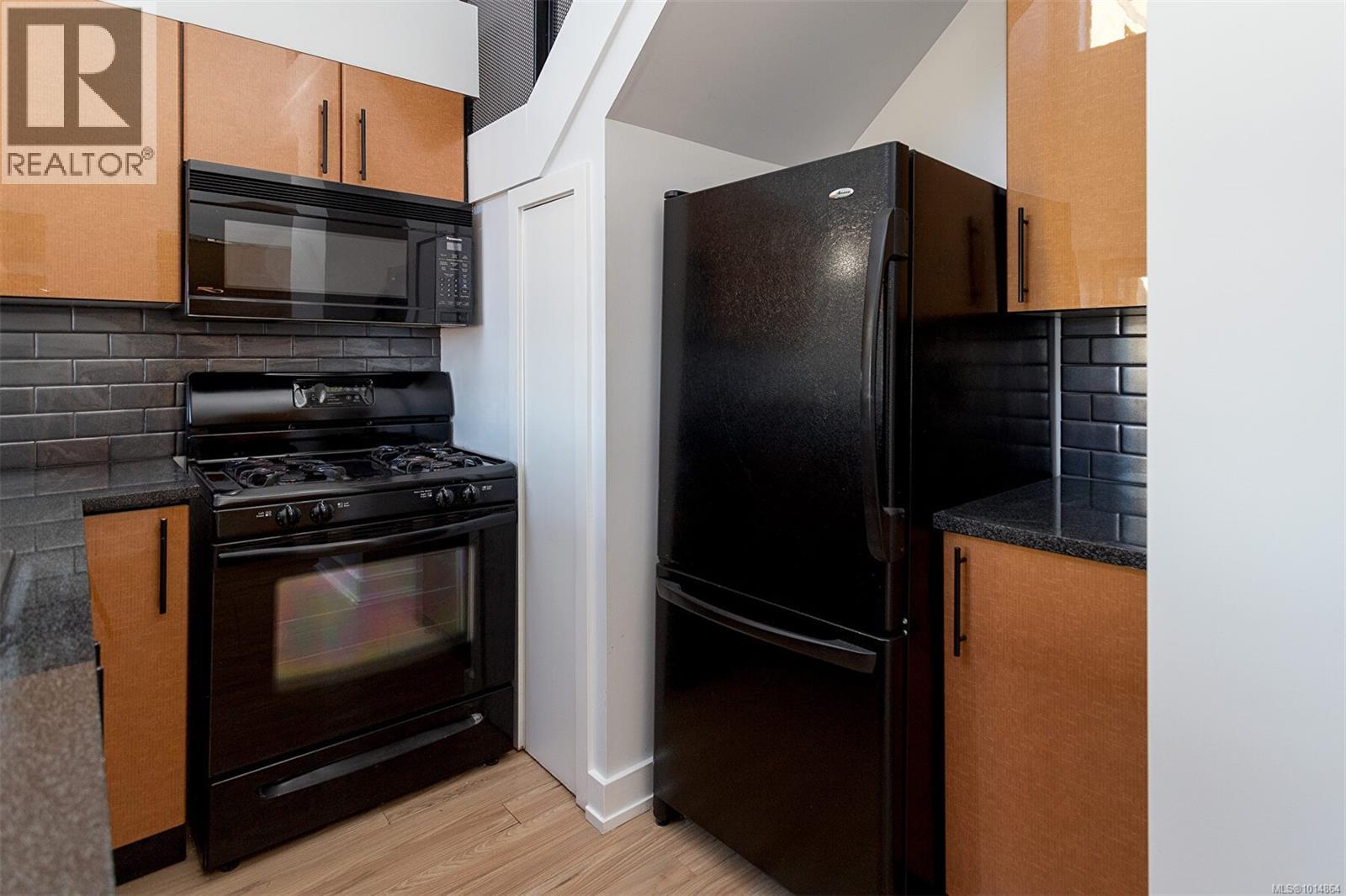 323 599 Pandora Avenue, Victoria
