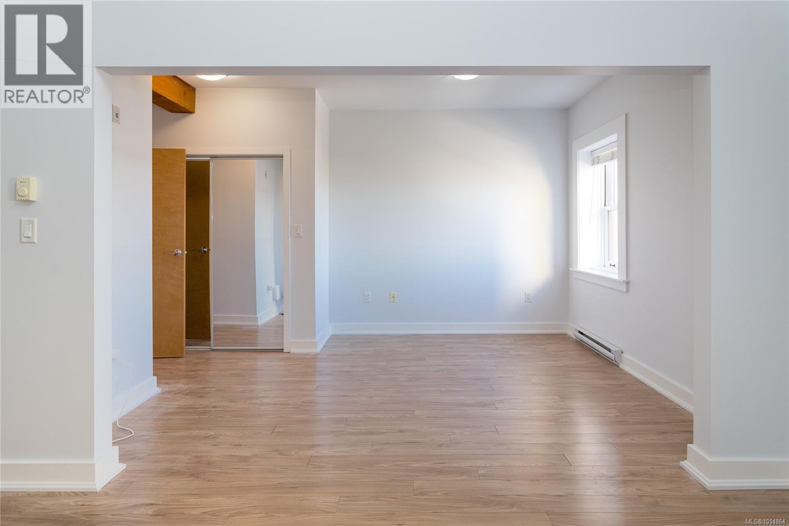323 599 Pandora Avenue, Victoria