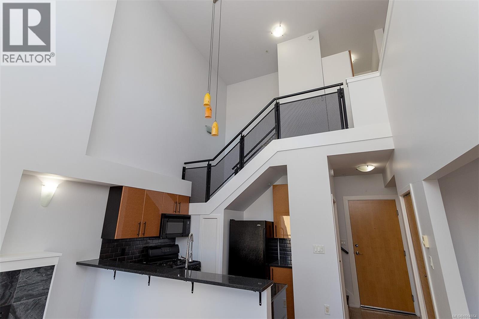 323 599 Pandora Avenue, Victoria
