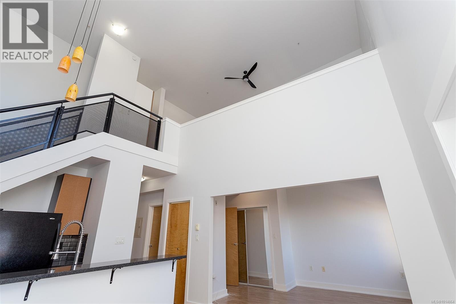 323 599 Pandora Avenue, Victoria
