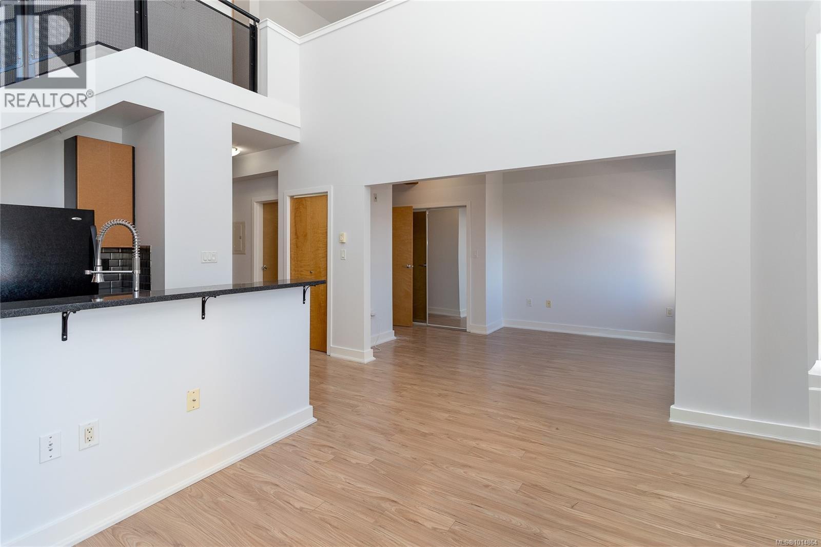 323 599 Pandora Avenue, Victoria