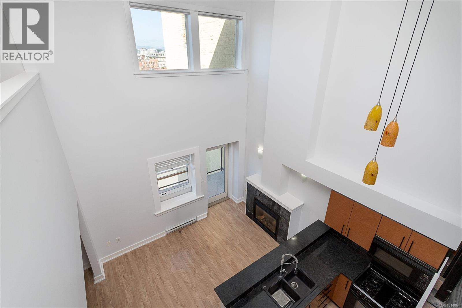 323 599 Pandora Avenue, Victoria