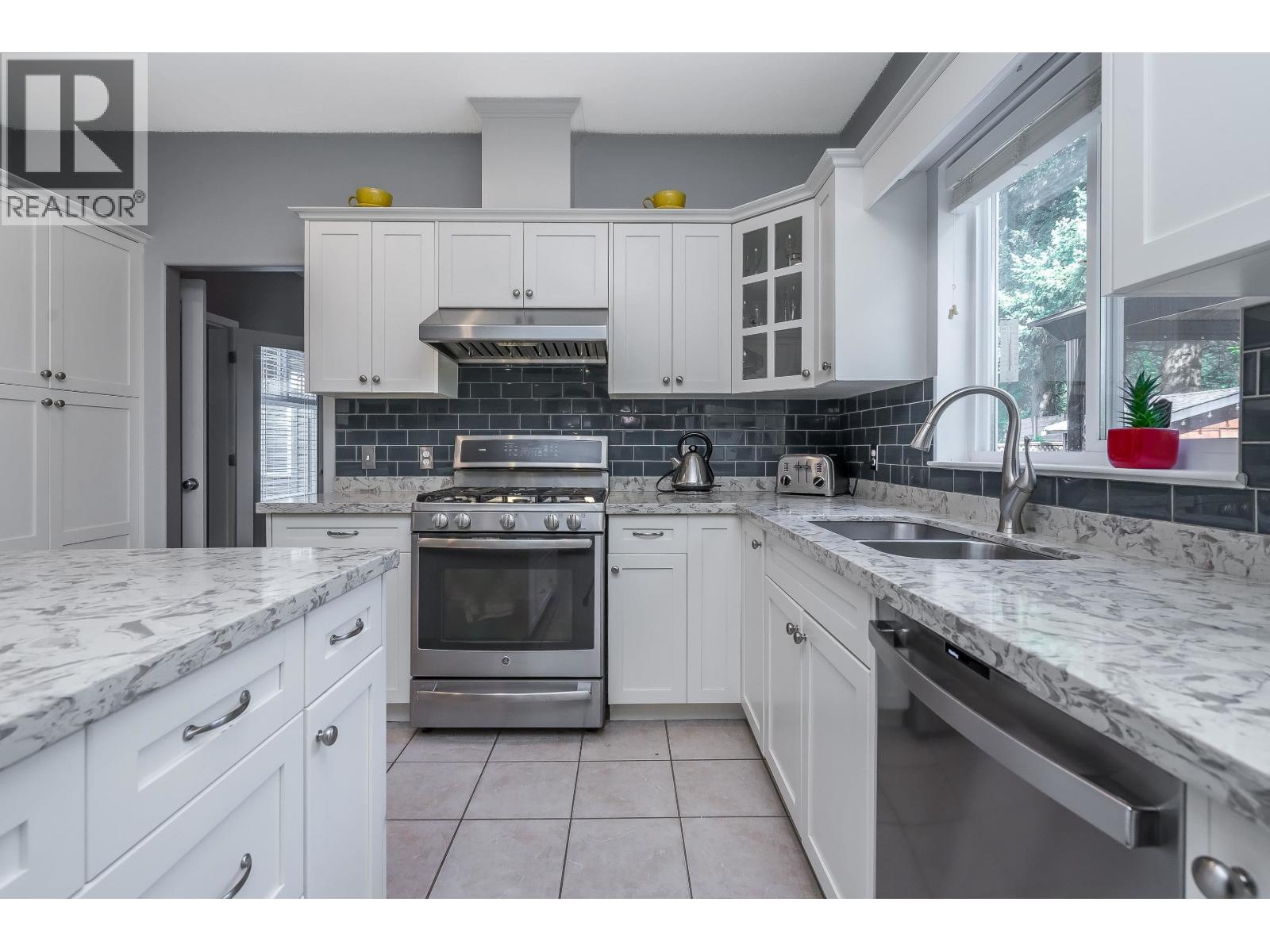 19115 DOERKSEN DRIVE, Pitt Meadows