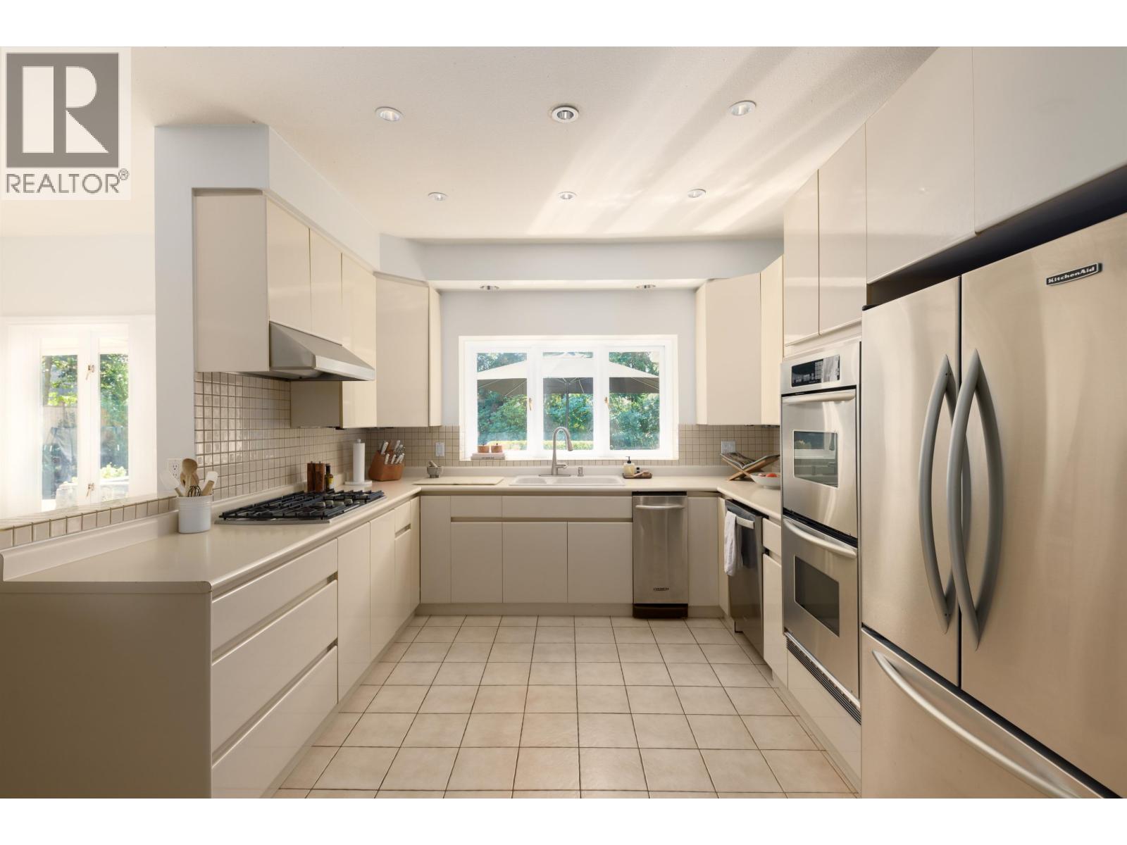 2992 ROSEBERY AVENUE, West Vancouver
