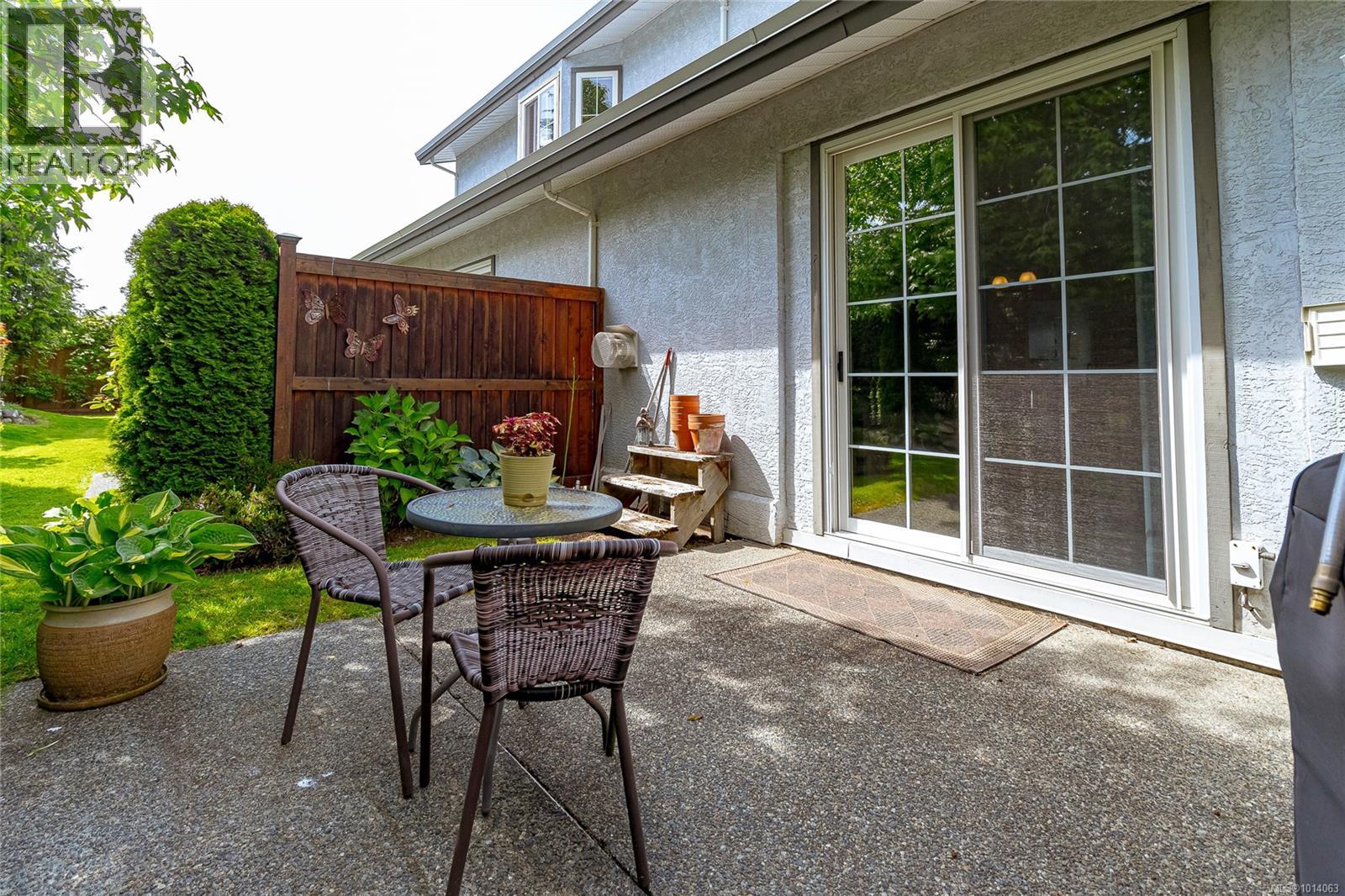 16 2115 Amelia Ave, Sidney
