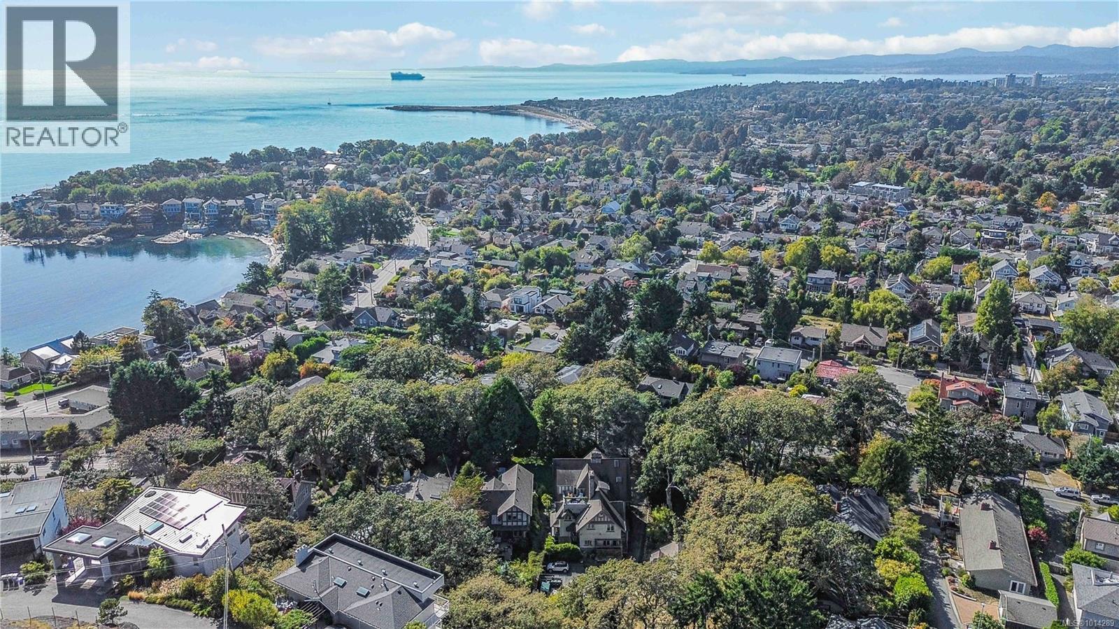 F 349 Foul Bay Road, Victoria