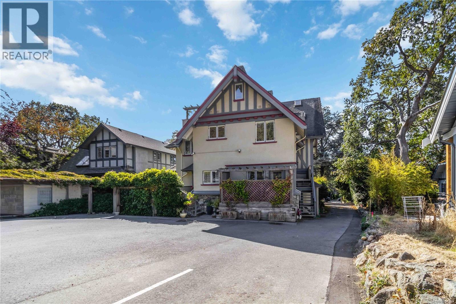 F 349 Foul Bay Road, Victoria